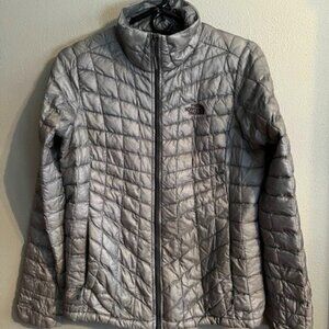 Women's North Face Gray Winter Jacket Size Small Lightweight but Warm!